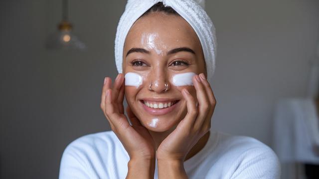 Best Blue Light Blocking Serums to Protect Your Skin Daily Best Blue Light Blocking Serums to Protect Your Skin Daily