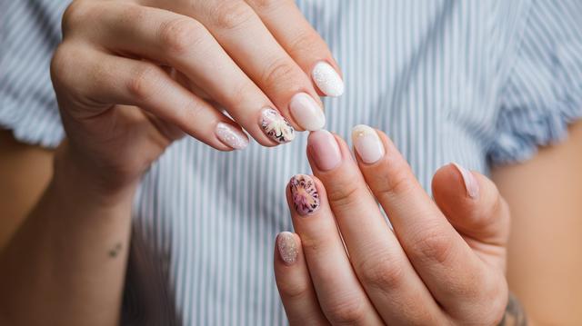 How to Remove Nail Stains Naturally: Easy Tips and Tricks How to Remove Nail Stains Naturally: Easy Tips and Tricks