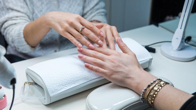 Russian Manicure vs. Traditional Manicure: Key Differences Explained Russian Manicure vs. Traditional Manicure: Key Differences Explained